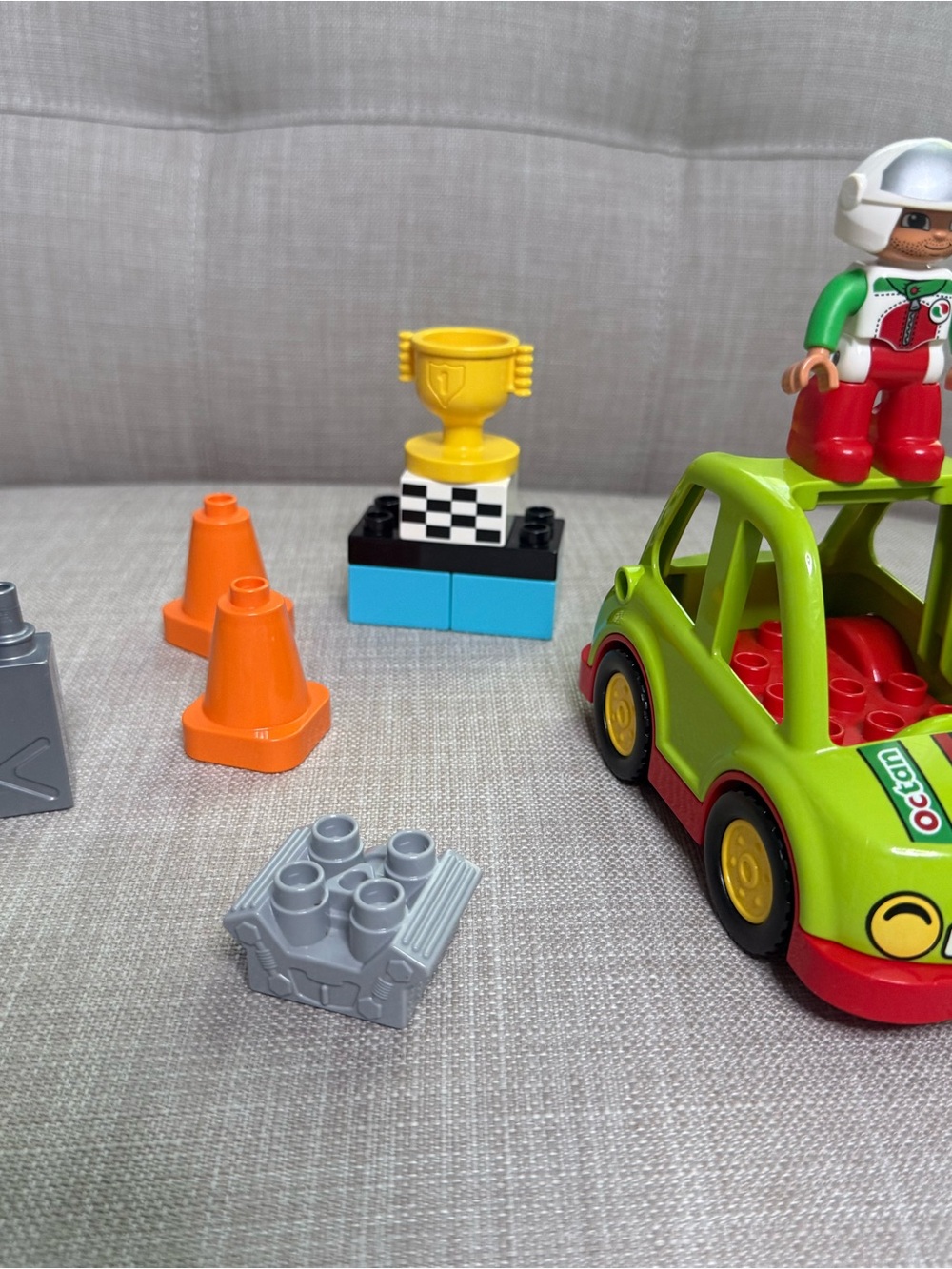 LEGO DUPLO Rally Car 10589 - Picture 4 of 4